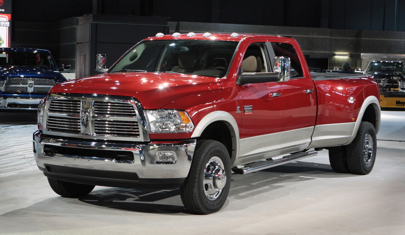 like-or-need-big-trucks-like-the-dodge-ram-3500-4x4-dually-availabil