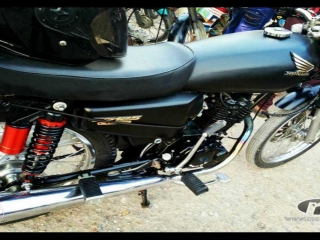 Honda 125 by 