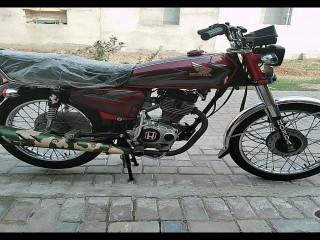 Honda 125 by 