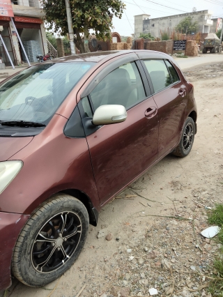 Toyota Vitz by 