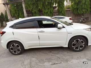 Honda Vezel by 