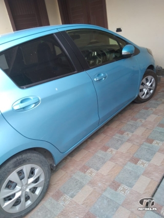 Toyota Vitz by 