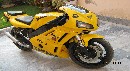 Yamaha FZR 600R Side view