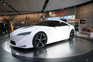 Toyota-Hybrid-Sports-Car
