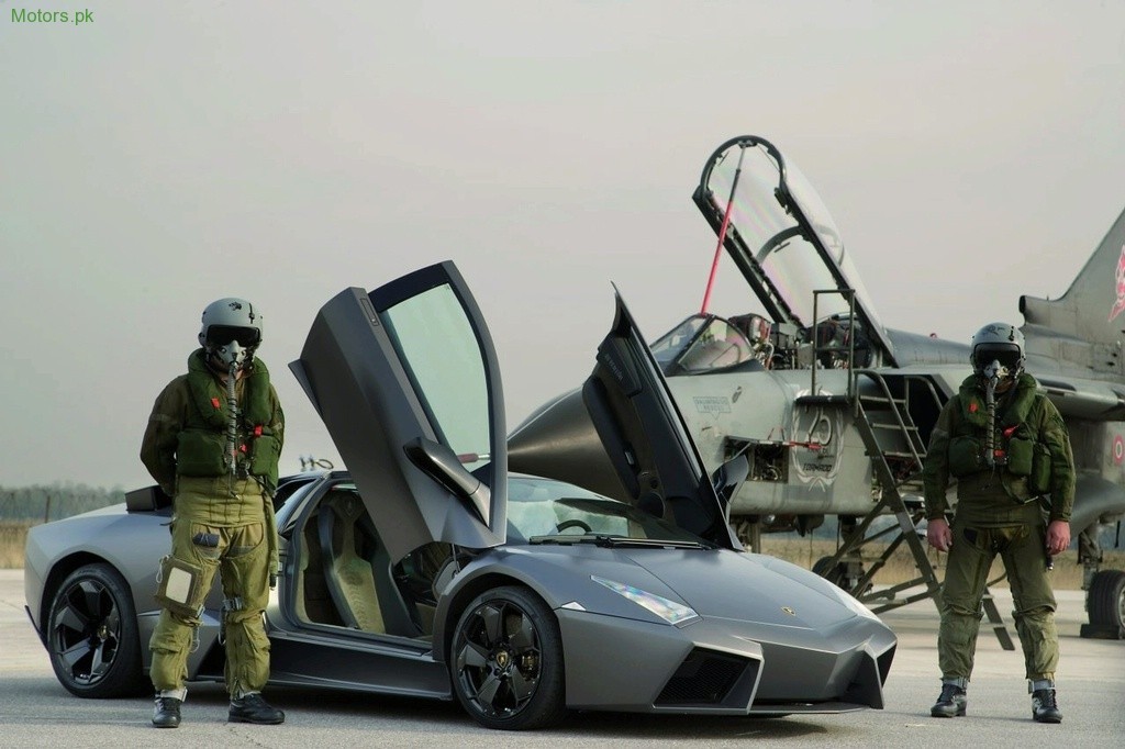 lambo-vs-tornado