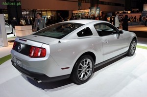 2010-Ford-Mustang-V6