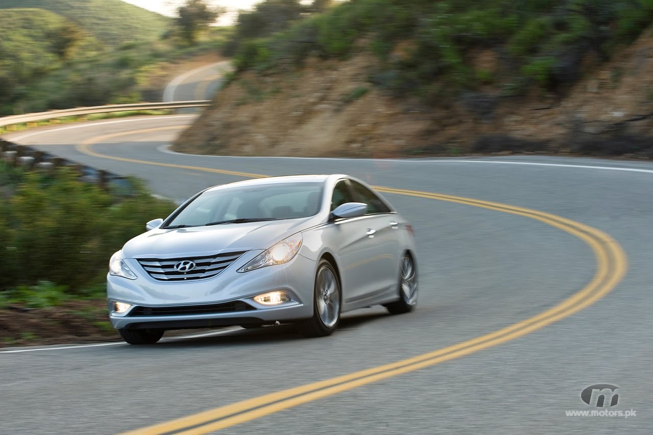 2011-Hyundai-Sonata-Front-Turbo