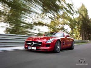 Mercedes-Benz-SLS-AMG-2010-Front