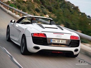 2011-Audi-R8-Spyder