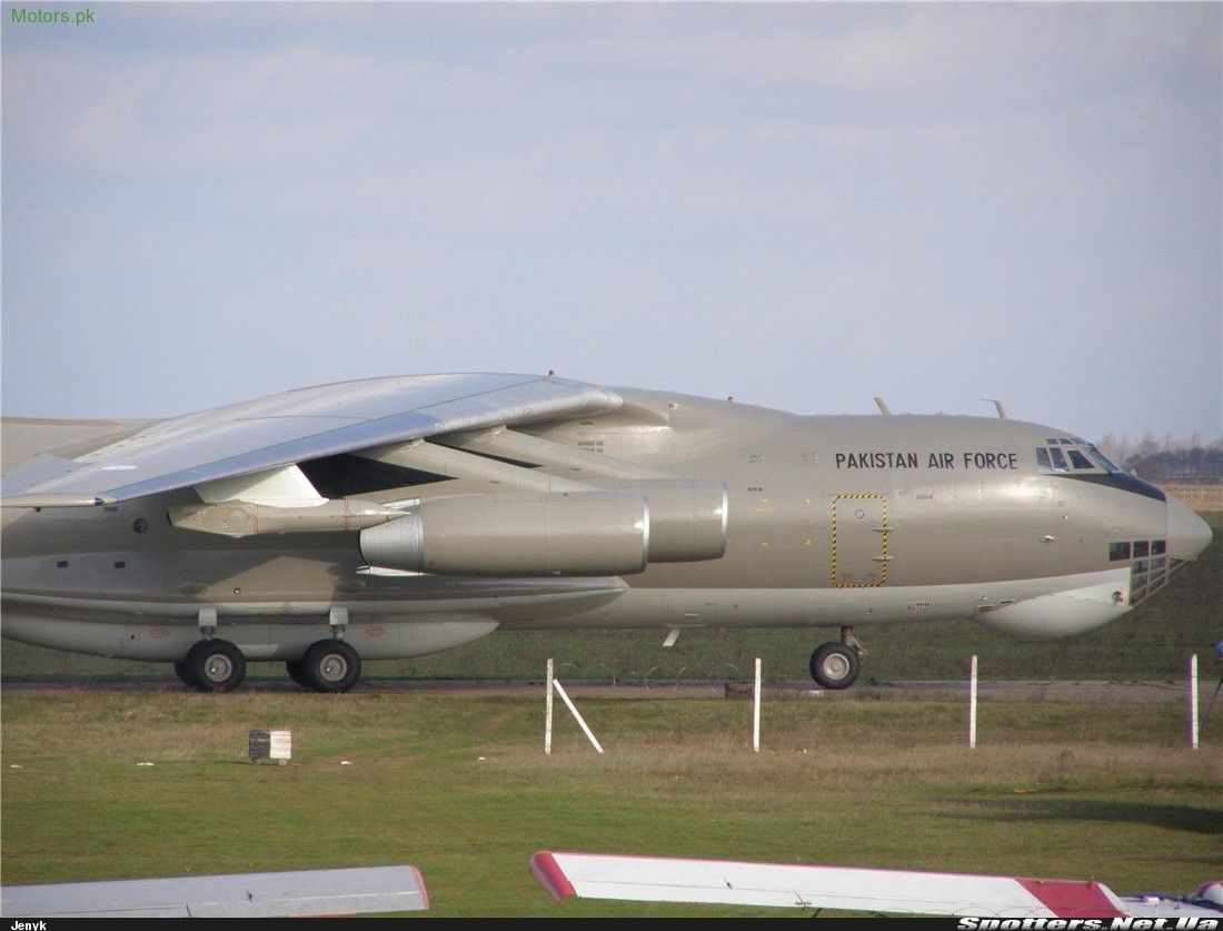 IL-78-refueling-aircraft