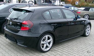 BMW_1-Serie_rear_20071104