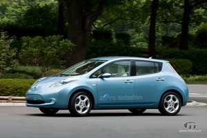 2011-nissan-leaf-1