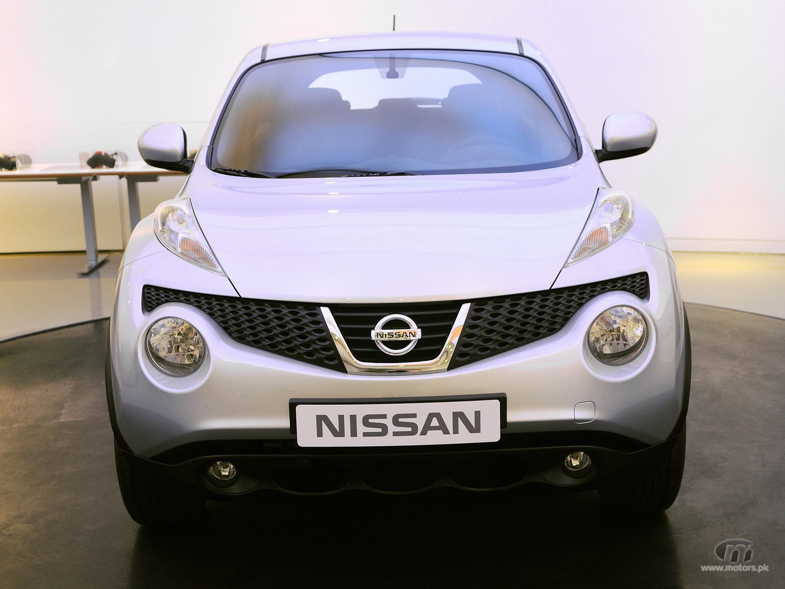 2011_Nissan_Juke_03