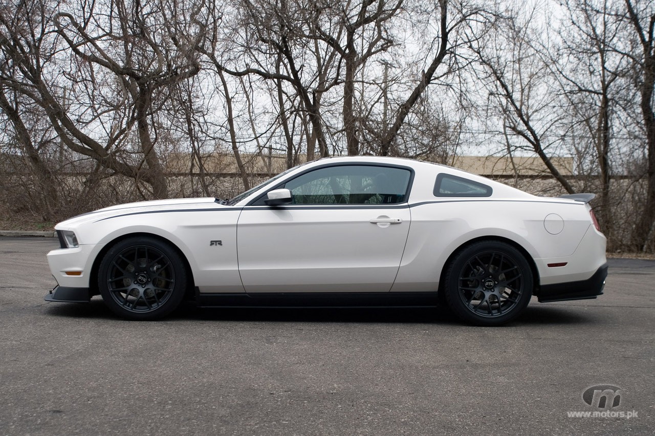 09-vgj-rtr-mustang