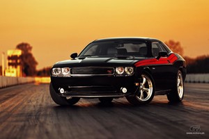 2011-Dodge-Challenger-RT_carscoop-2