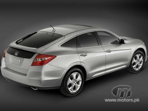 2010-honda-accord-crosstour-aerodynamic-body-588x4411