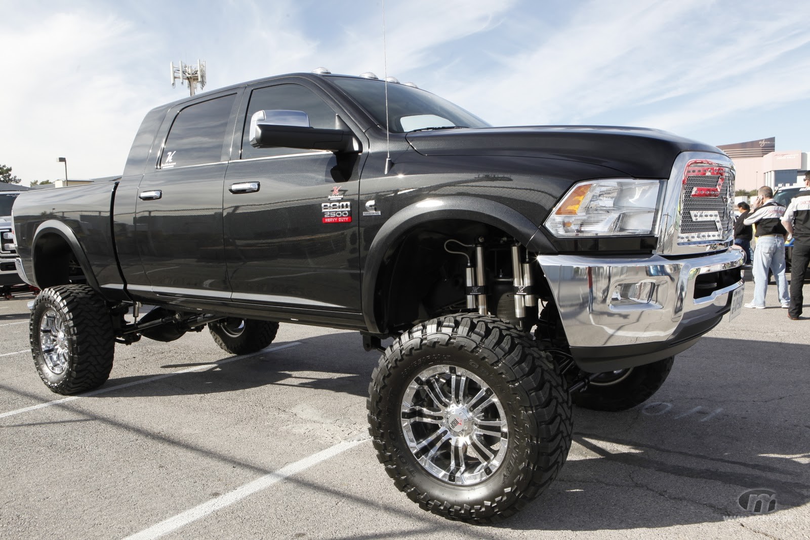 Dodge_Ram2500Laramie_2011_0048