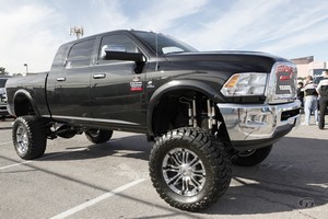 Dodge_Ram2500Laramie_2011_0048