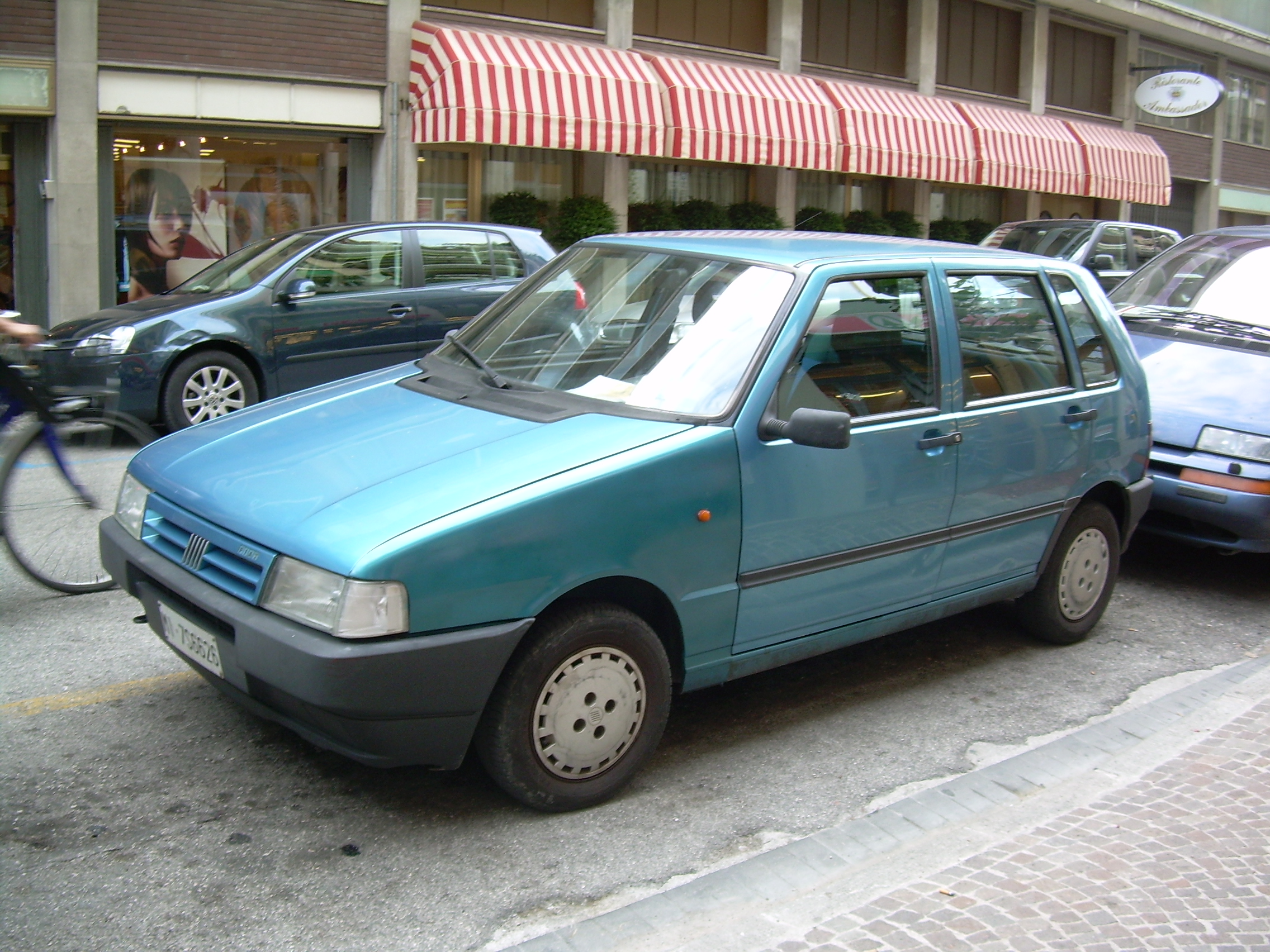 Fiat_Uno_blue