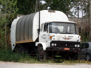 HINO_KR_TRUCK_REFUSE