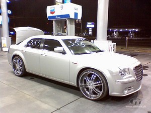 2006-Chrysler-300-White