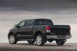 2011-Toyota-Tundra-Rear-Angle-View