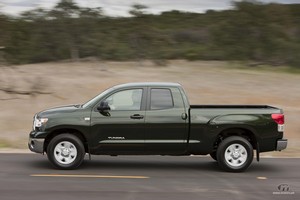 2011-Toyota-Tundra-Truck-Image-052