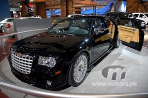 detroit-2008-chrysler-300c-hollywood-limo