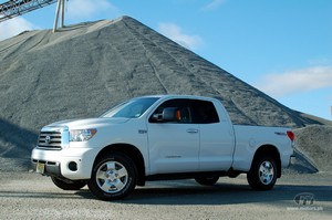 toyota-tundra-limited-2008-1