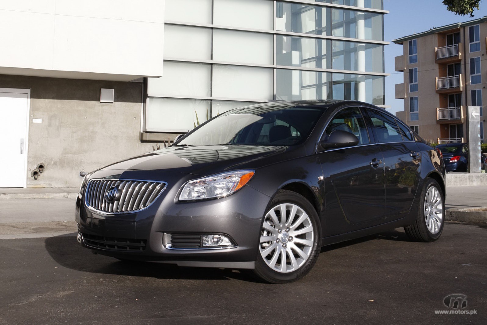 2011-Buick-Black-Regal