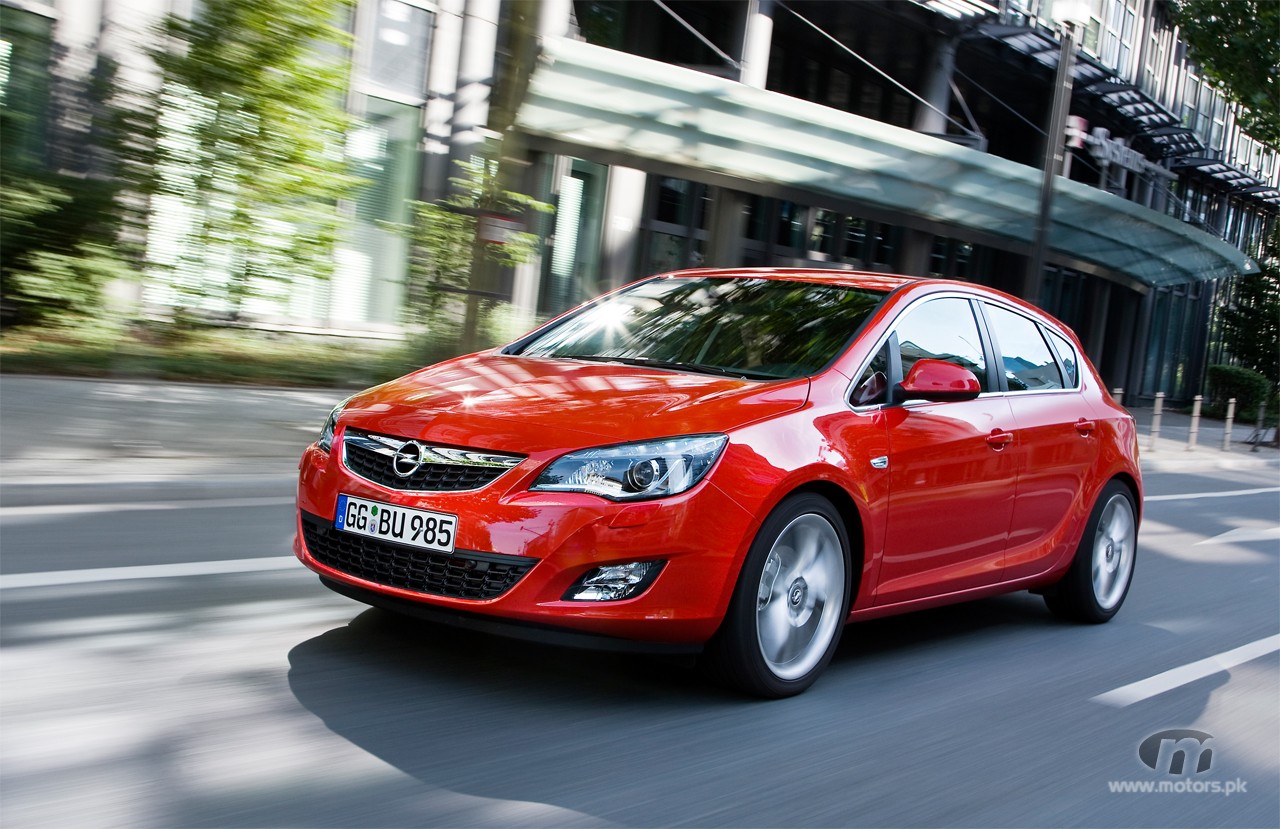 2011_opel_range_Red