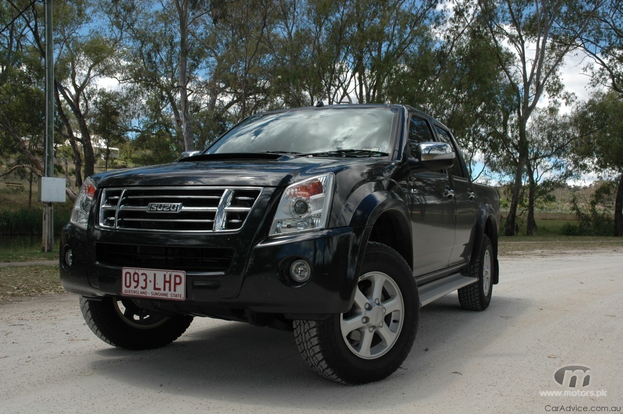 2010-Isuzu-black