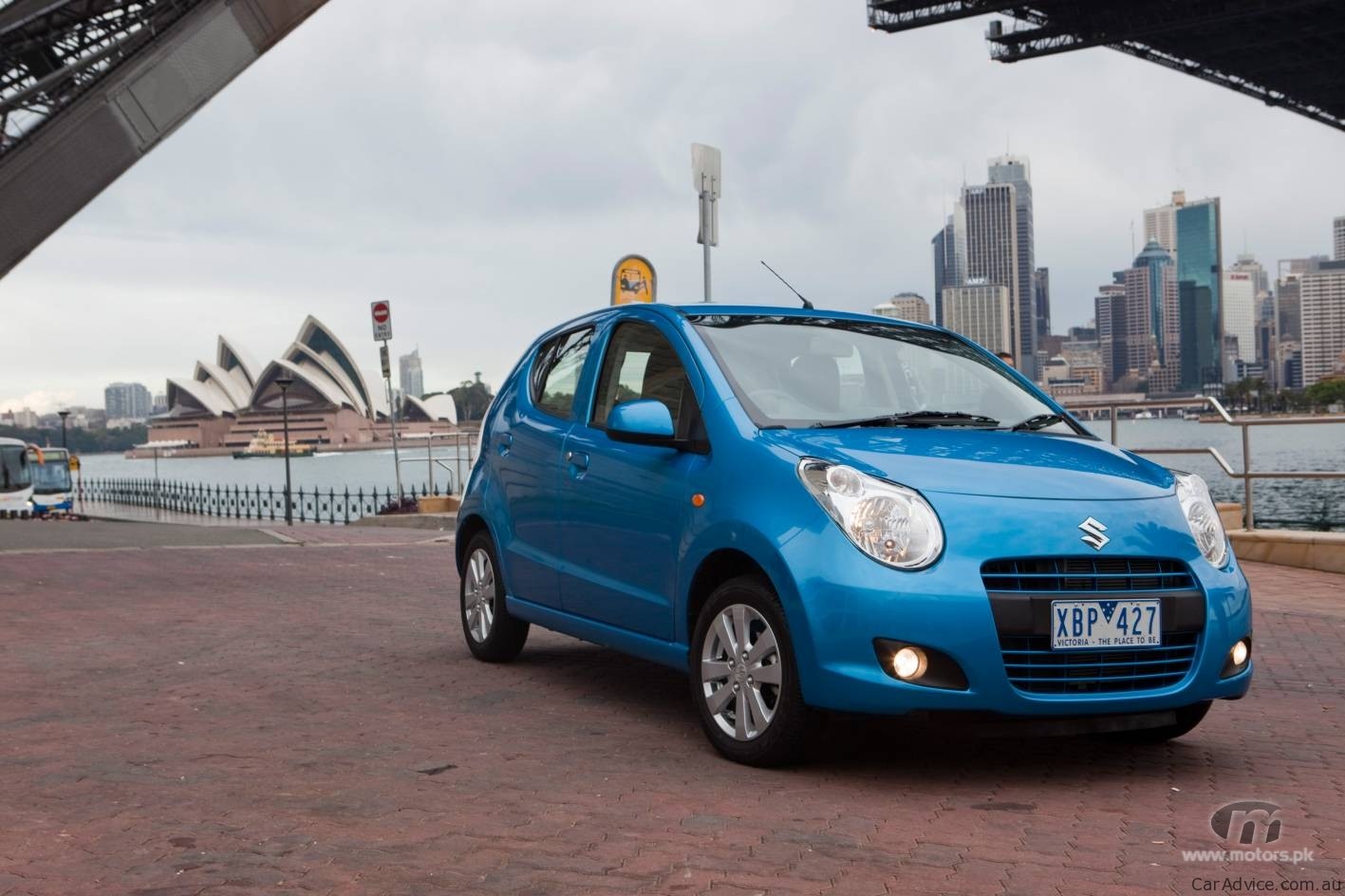 Suzuki-Alto-blue-2011