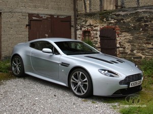 2010-aston-martin-v12-vantage