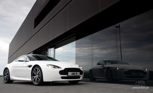 2011-Aston-Martin-V8-Vantage-N420