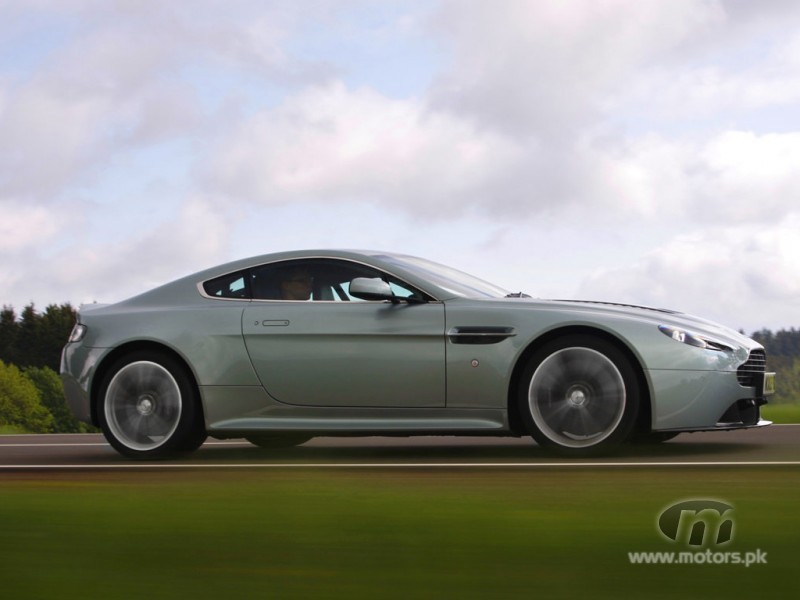 aston-martin-v12-vantage-2010