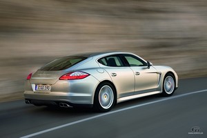 porsche-panamera-turismo-turbo-2010