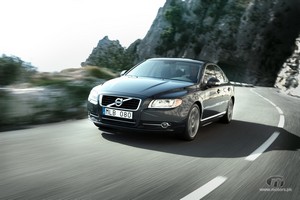 volvo_s80_2010