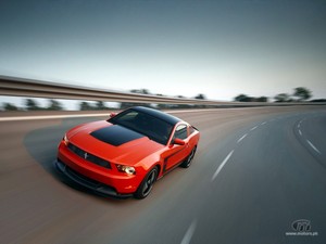 2012-Ford-Mustang-Boss-Test-Drive