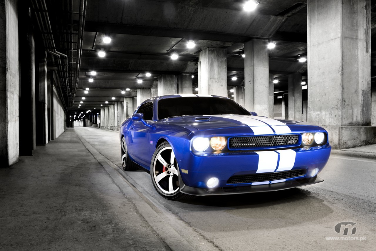 2011-Dodge-Challenger-SRT8