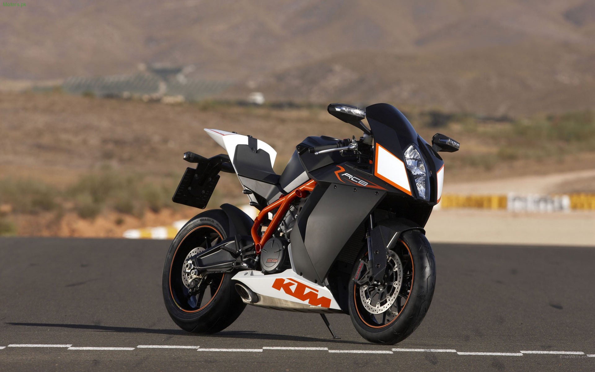 KTM-RC8-superbike