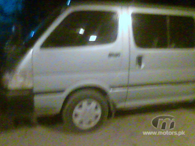 hiace-2004