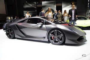 2011-Lamborghini-Sesto-Elemento