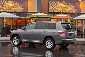 2011-Toyota-Highlander-Hybrid