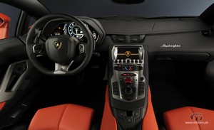 2012-Lamborghini-Aventador