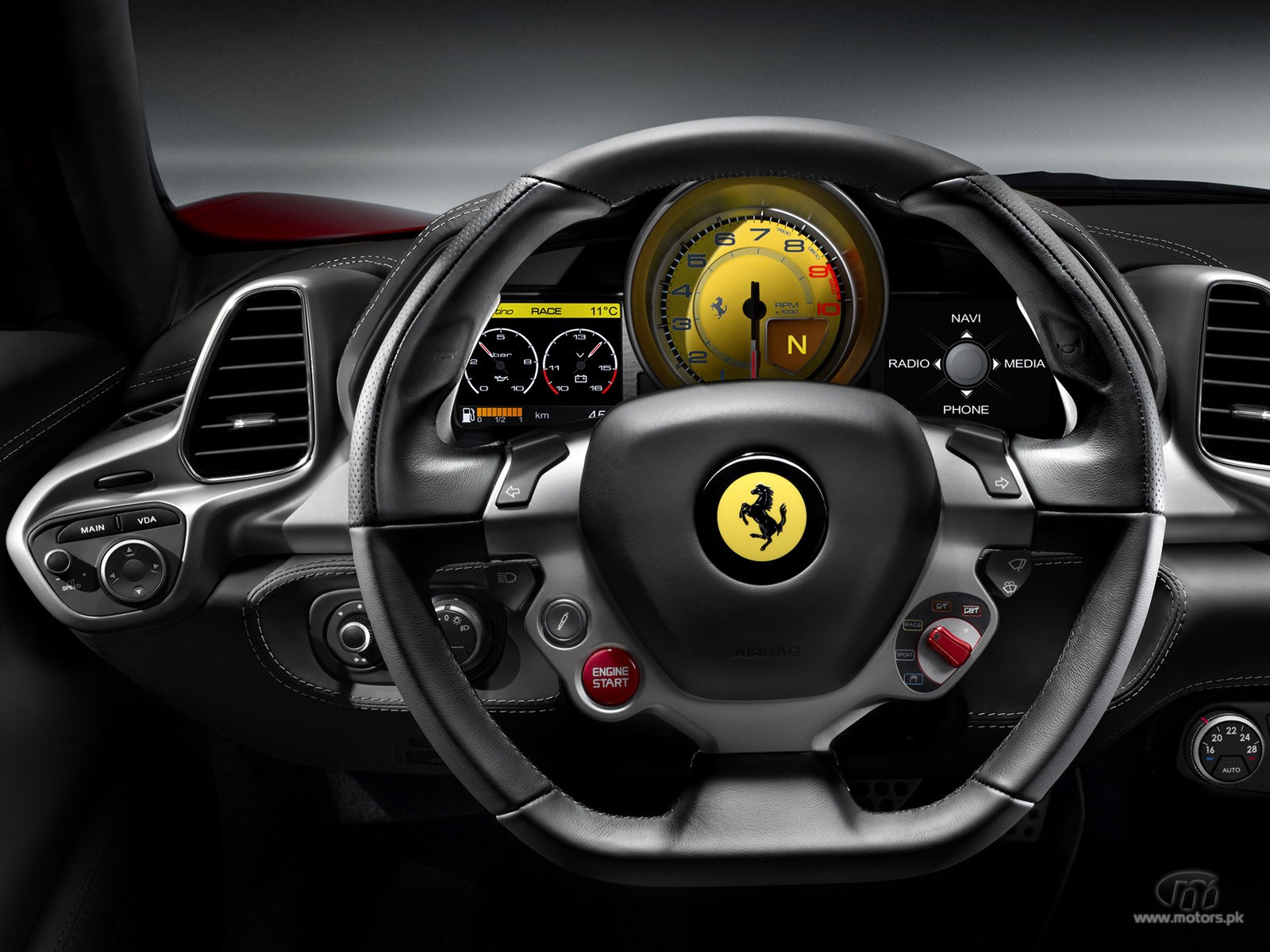 Ferrari_458_Italia-interior