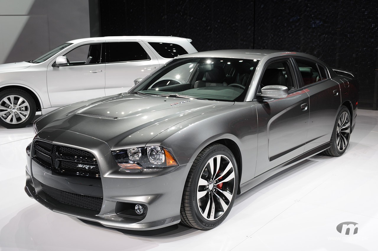 2012-Dodge-Charger-SRT