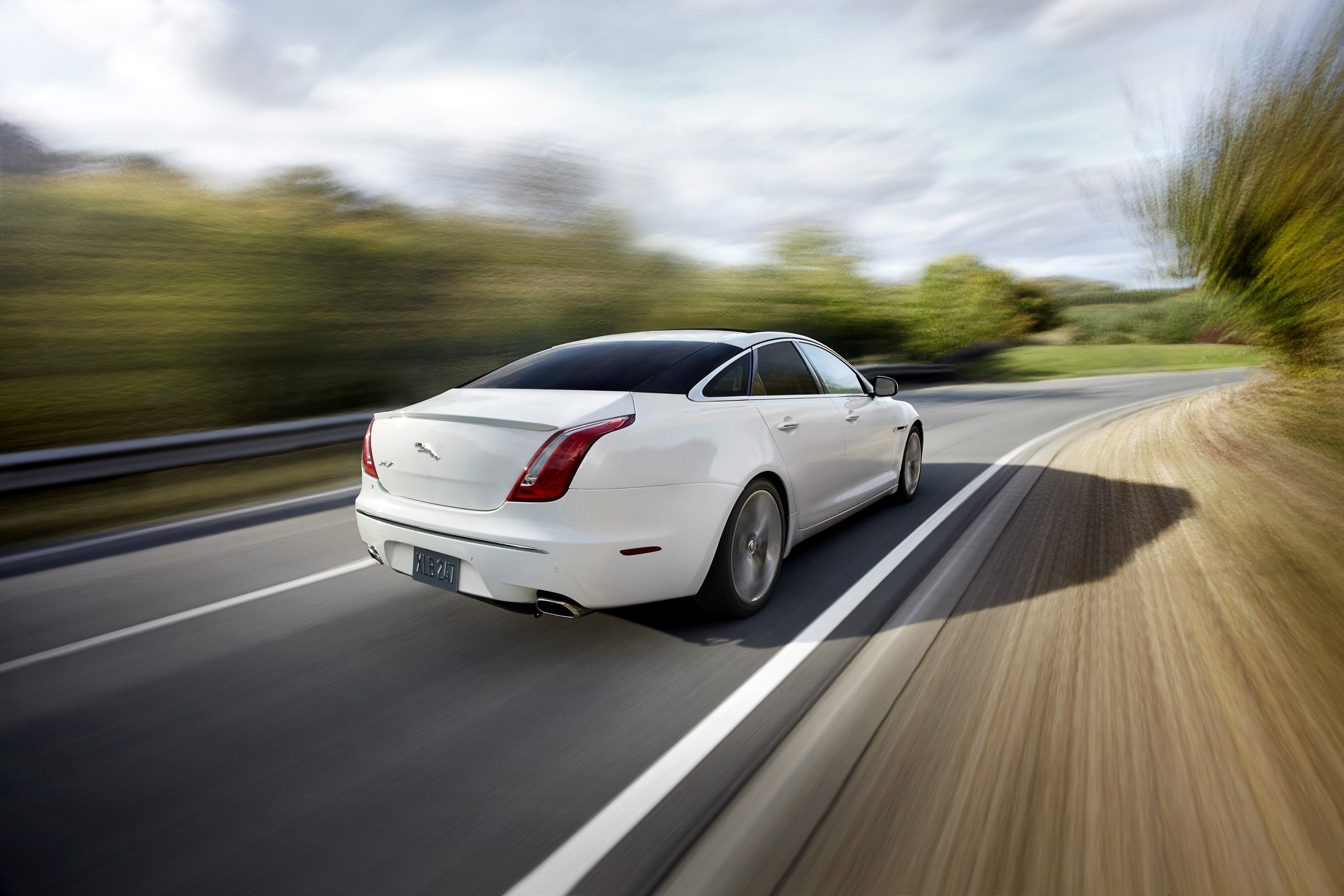 2012-jaguar-xj-sport